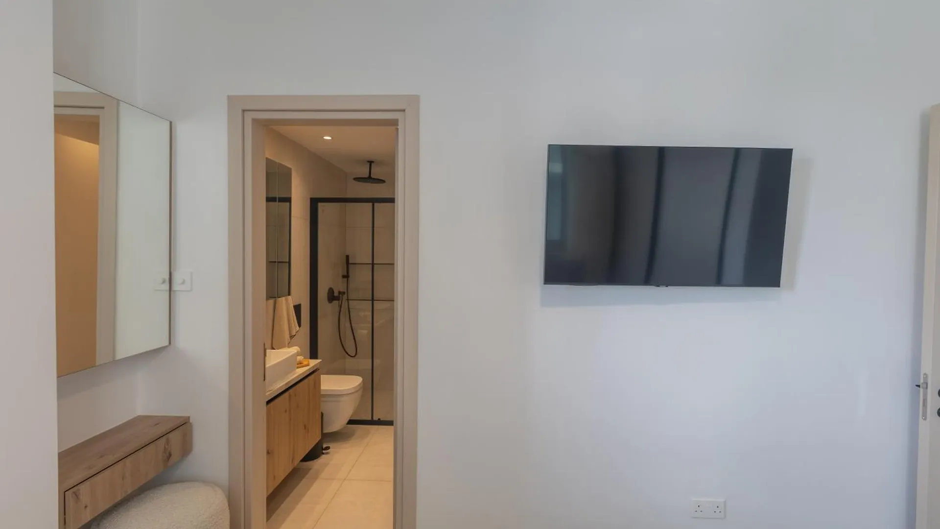 Mackenzy Dream Residence 202 Larnaca 0*,